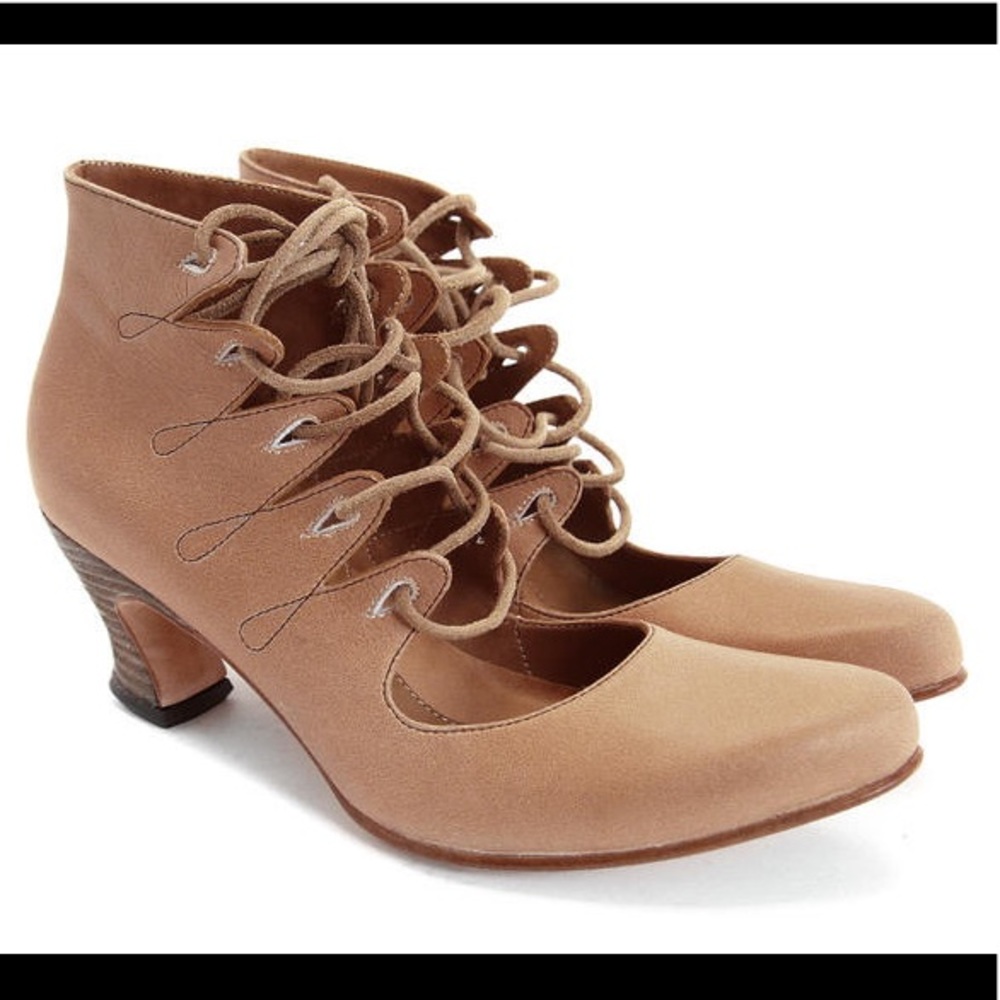 John Fluevog Lace Up Booties Kilimanjaro, Wonders Line - Picture 6 of 7